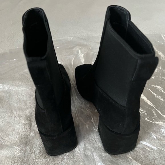 Vince - Kimmy Booties - Picture 7 of 7